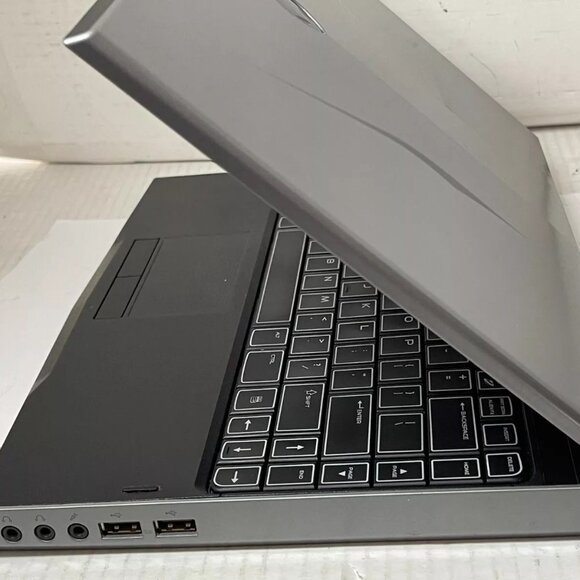 Alienware M11x R2, Core i7-U640 8GB RAM 750GB HDD Win10Pro -GT 335M-AS IS - Picture 6 of 13